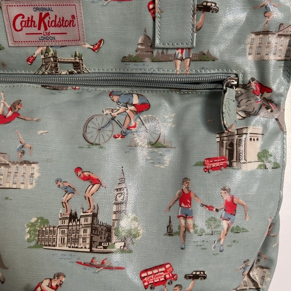 Cath Kidston "Be a Good Sport" Carry All bag - Picture 3 of 3